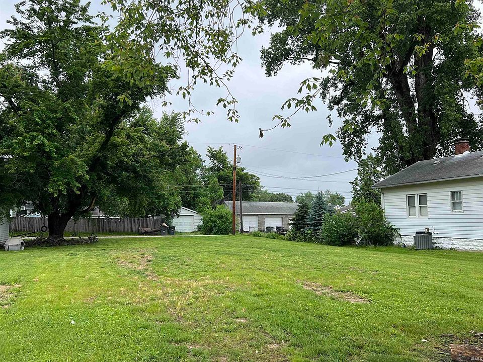 2nd image of 1812 E Division St