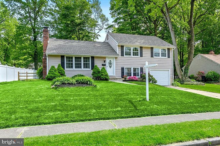 1st image of 127 Windmoor Rd