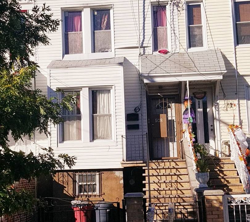 2nd image of 508 Chestnut St
