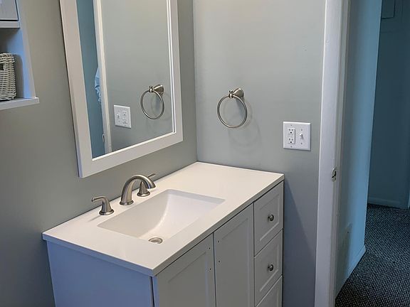 2nd image of 720 Garland Cir APT A