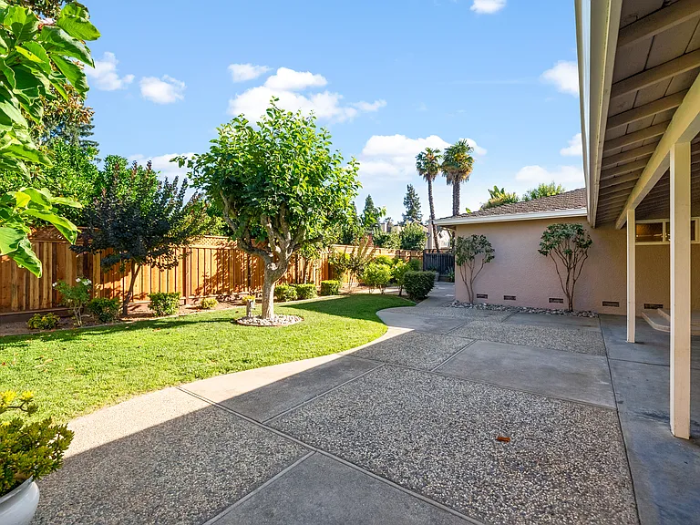 1534 Robsheal Dr — Photo 14