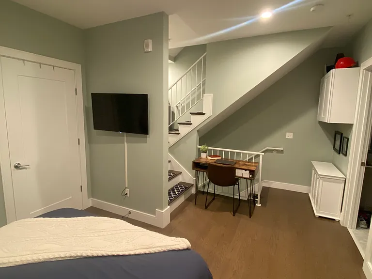 10-12 Tafthill Park #5B — Photo 2