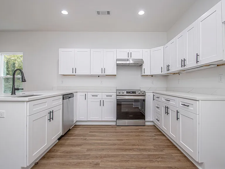 324 S Schiller St — Photo 9