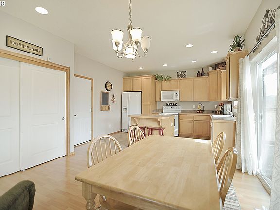 2nd image of 1800 Schneiter Dr