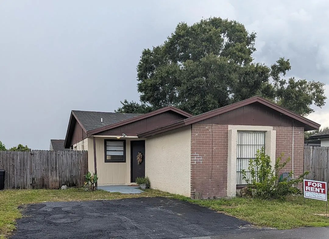 2 bed, 900 sqft, $1,850 — Photo 1