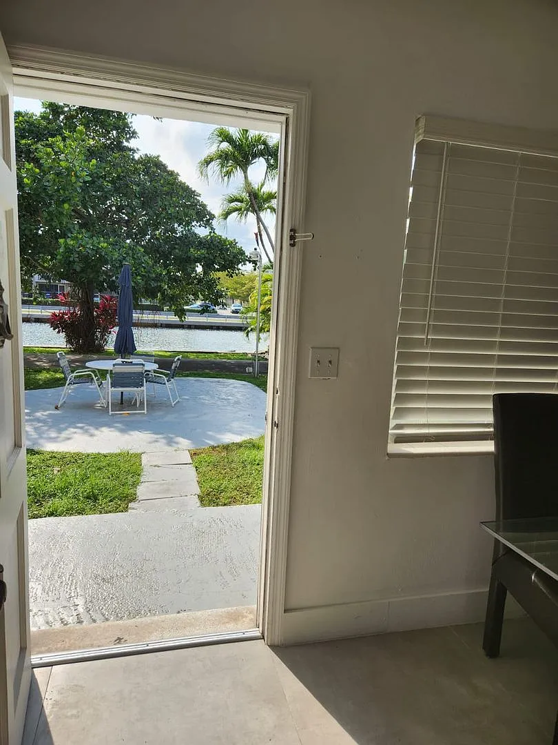 Stunning Apartment at 467 Golden Isles Drive — Photo 3
