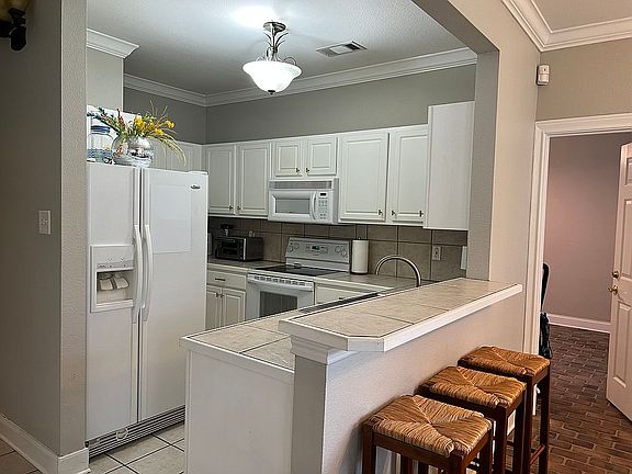 4th image of 710 E Boyd Dr APT 602