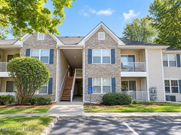 804 Wedgewood Cir #818, Belford, NJ 07718