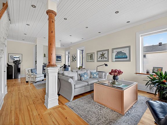 5th image of 1035 Rue Jacques Cartier
