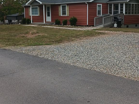 2nd image of 22 Redbud Ln