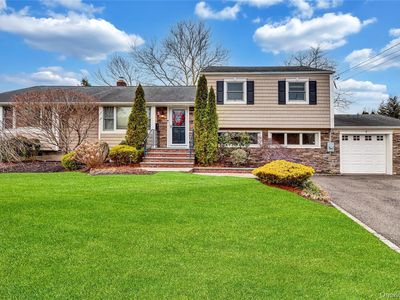 18 Frost Lane, Greenlawn, NY, 11740