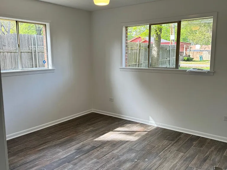 417 Isabelle St — Photo 10
