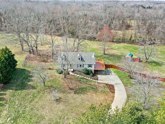 3rd image of 430 Deepwood Trl