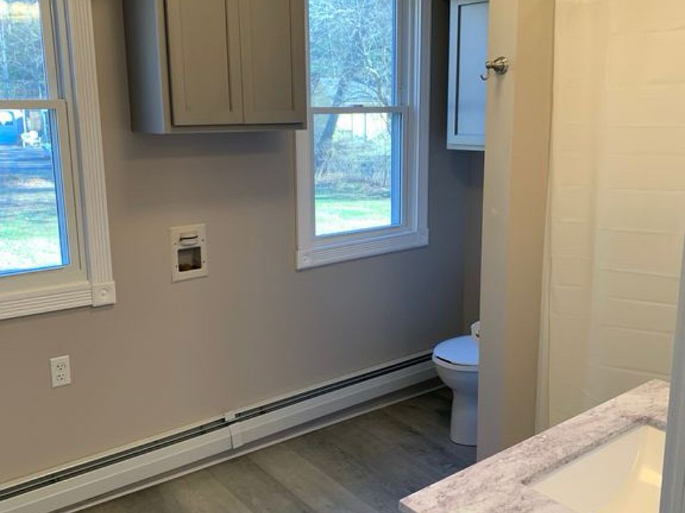 Washer/Dryer hookup on far wall.