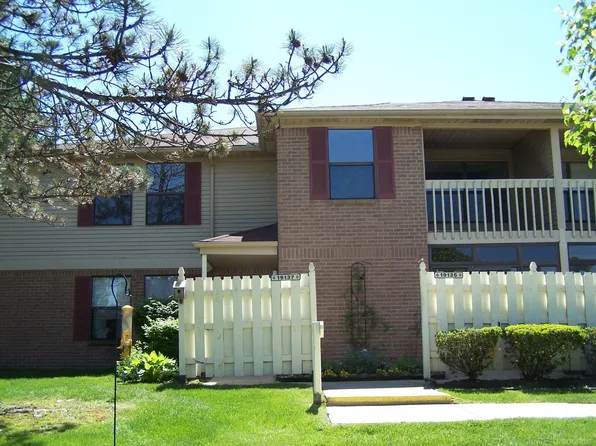 19137 Surrey Ln, Northville, MI 48167