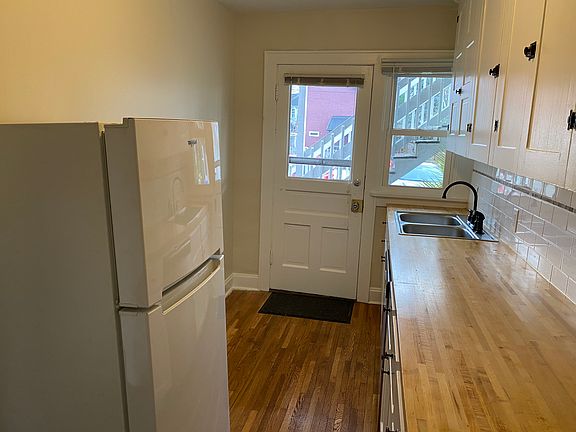 5th image of 69 Arcadia Ave #B