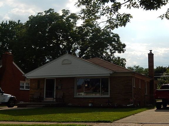 3rd image of 7190 Shenandoah Ave