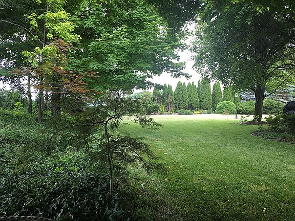 4th image of 1921 Foxmoor Ln