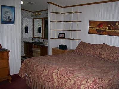 3rd image of 15912 Los Cerritos Cir