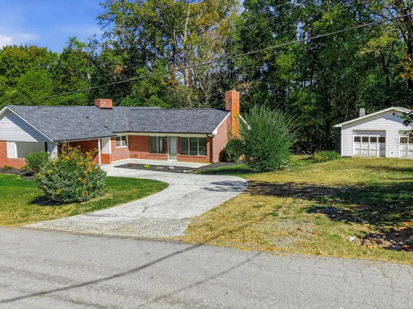 324 Glenwood Terrace Loop, Stuart, VA 24171