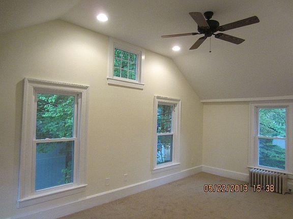 5th image of 184 Lake Ave #6
