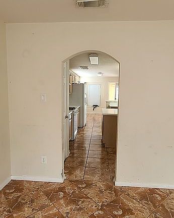 Dinning room to kitchen