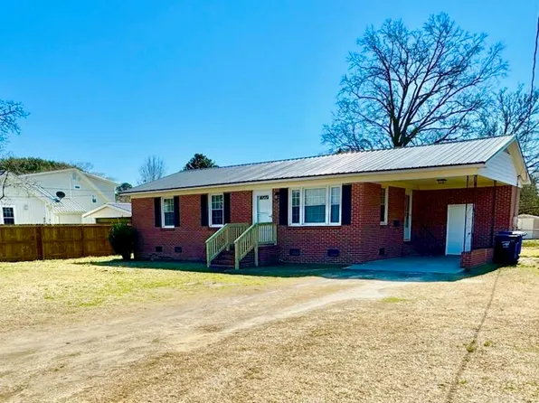 214 E James Street, La Grange, NC 28551