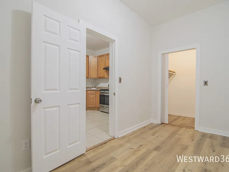 1141 S Francisco Ave #R1 — Photo 8