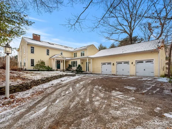 47 William Fairfield Dr, Wenham, MA 01984