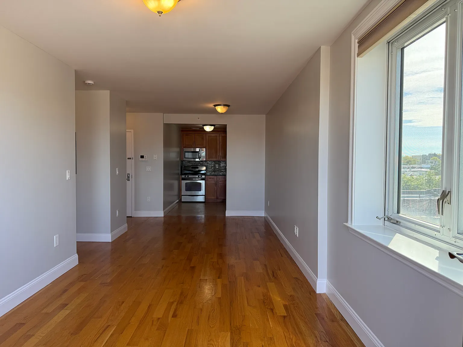 20-12 31st Street — Photo 2