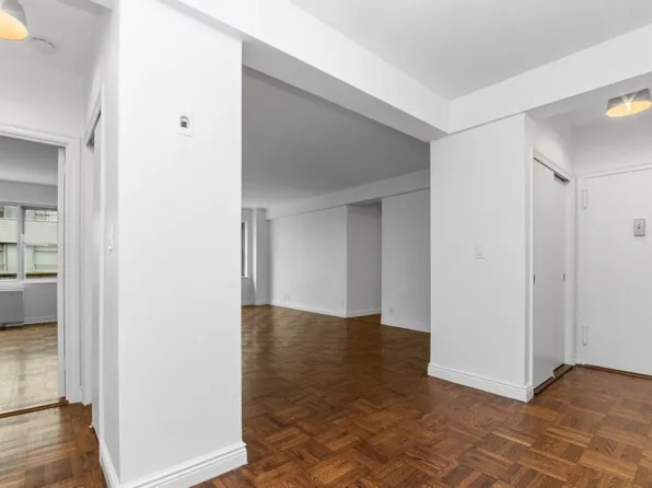 210 East 58th Street image 12 of 19