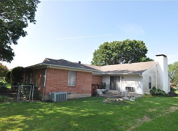 5th image of 210 Oakwood Dr