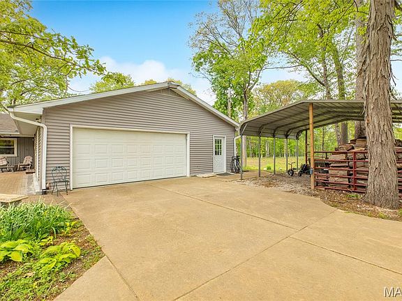 3rd image of 222 Prairietown Rd
