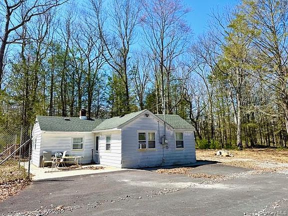 3rd image of 42 Devlin Road
