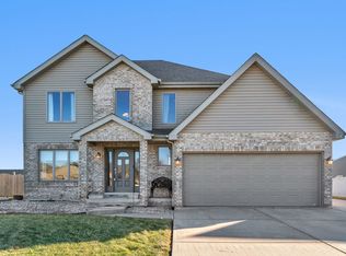 618 Edgewater Dr, Minooka, IL 60447