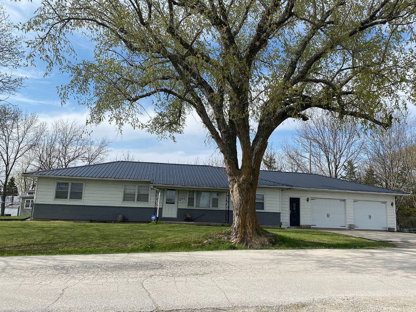 1008 E Stapleton St, Albany, MO 64402 Zillow