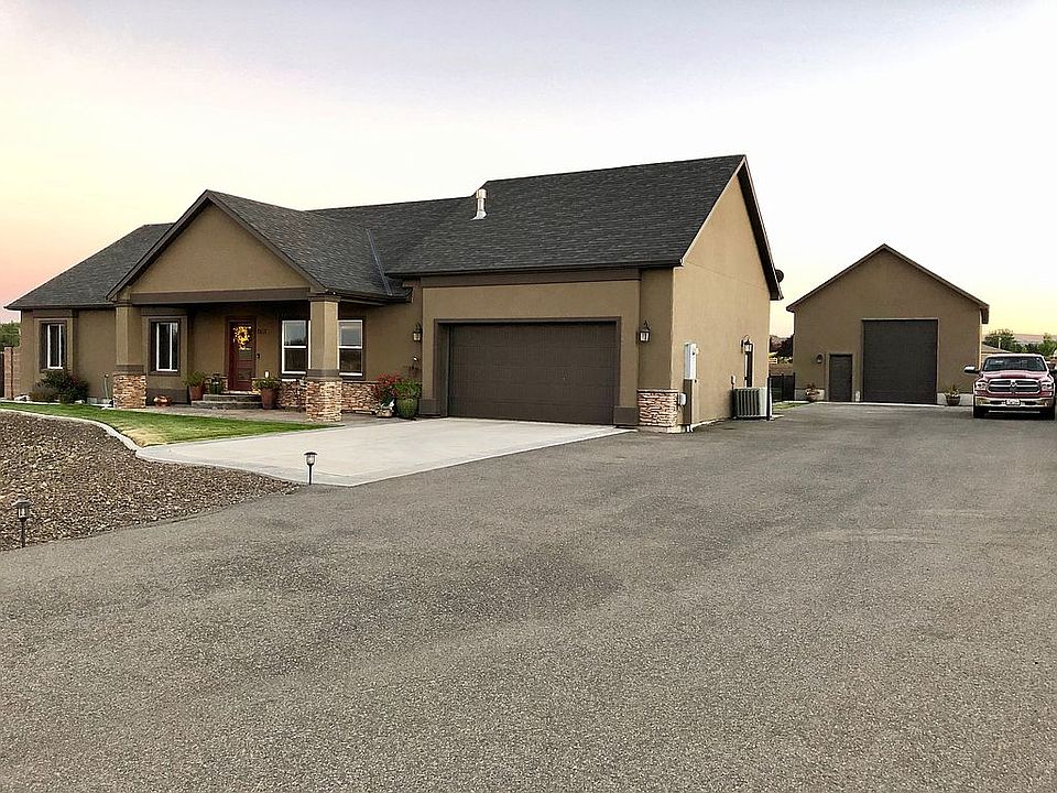 House, shop w/ ample parking