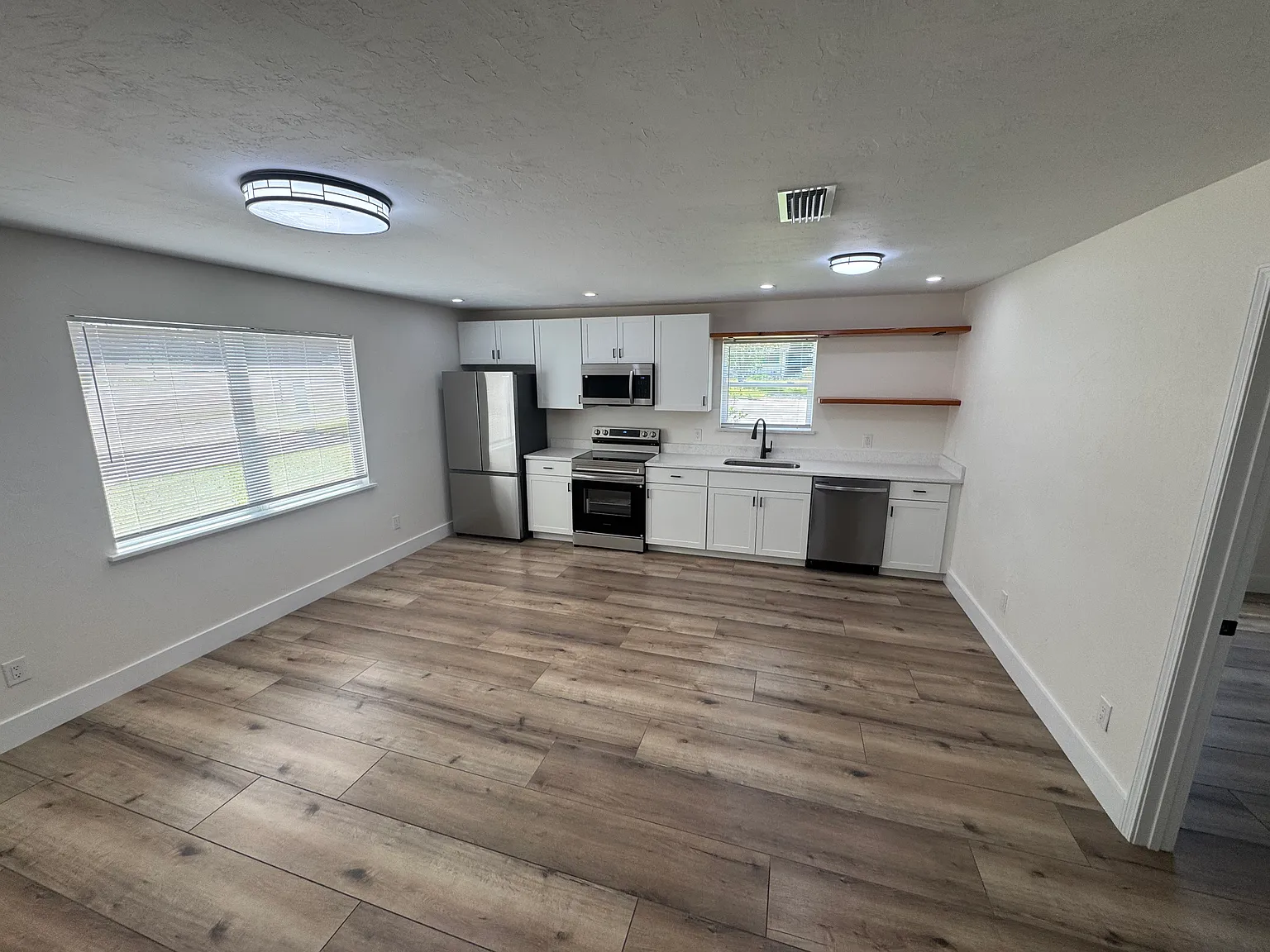 13918 NW 142nd Ave — Photo 4