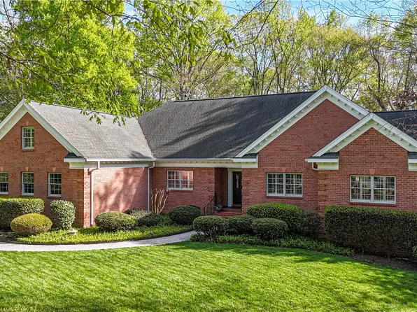 2400 Andre Esteve, Williamsburg, VA 23185