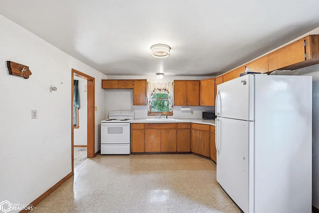 3 bed, 1039 sqft, $1,100 — Photo 4