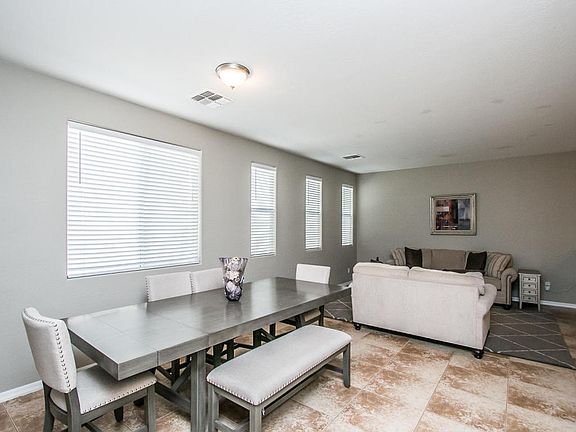 3rd image of 1314 E Julian Dr