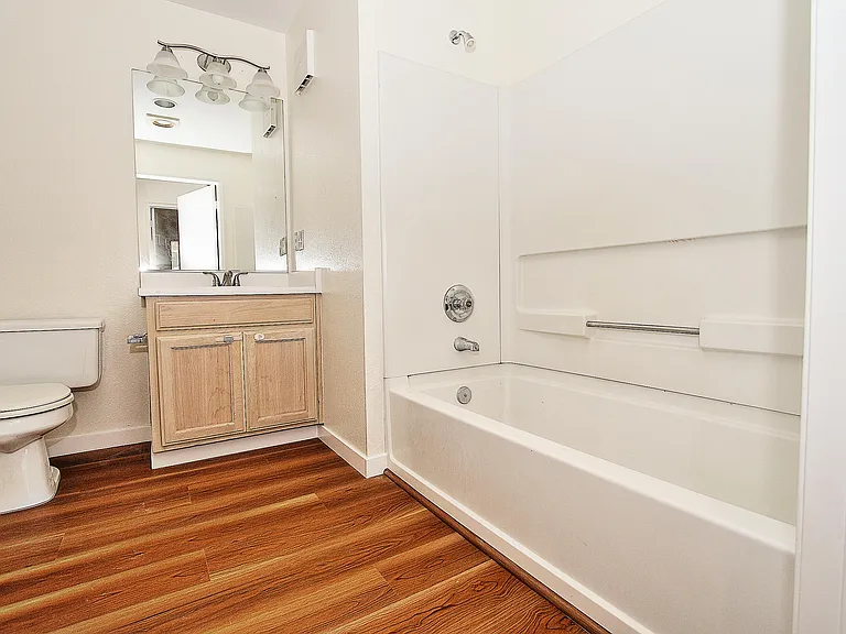 745 Overture Ct — Photo 18