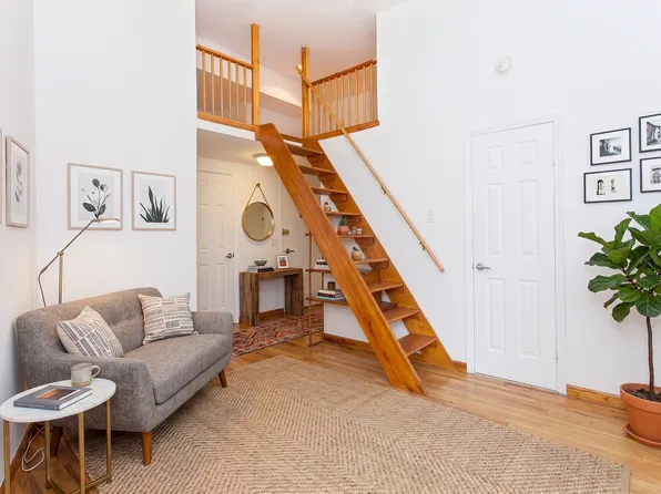 303 W 11th St APT 2A, New York, NY 10014