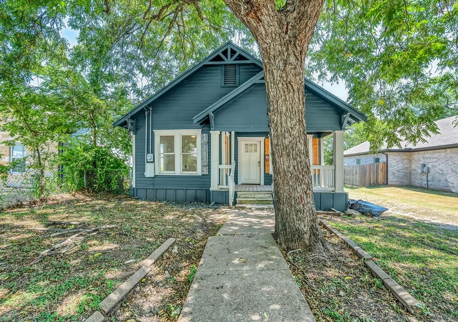 2BD/1BA Home in the Heart of Waco — Photo 1