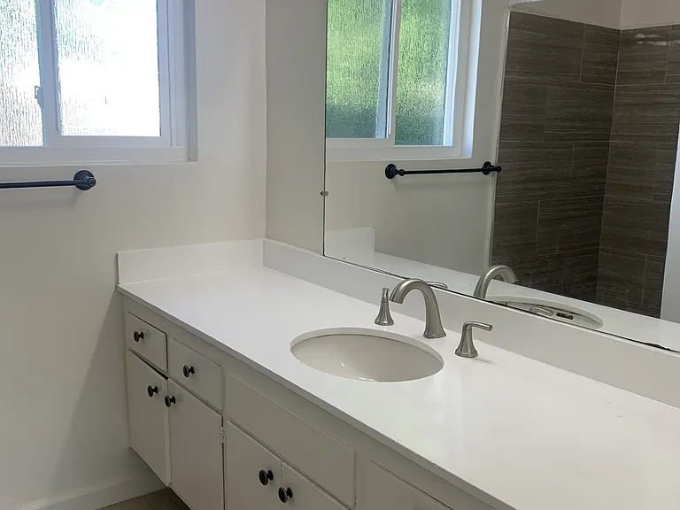 6245 Kester Ave — Photo 11