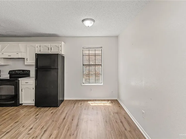4601 S 24th St #3 — Photo 3