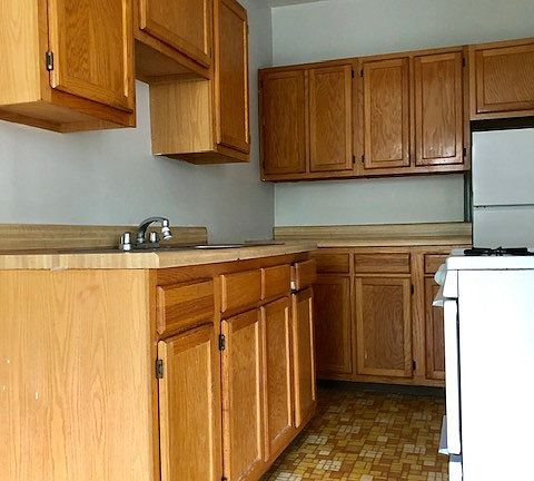 3rd image of 4615 N Lincoln Ave