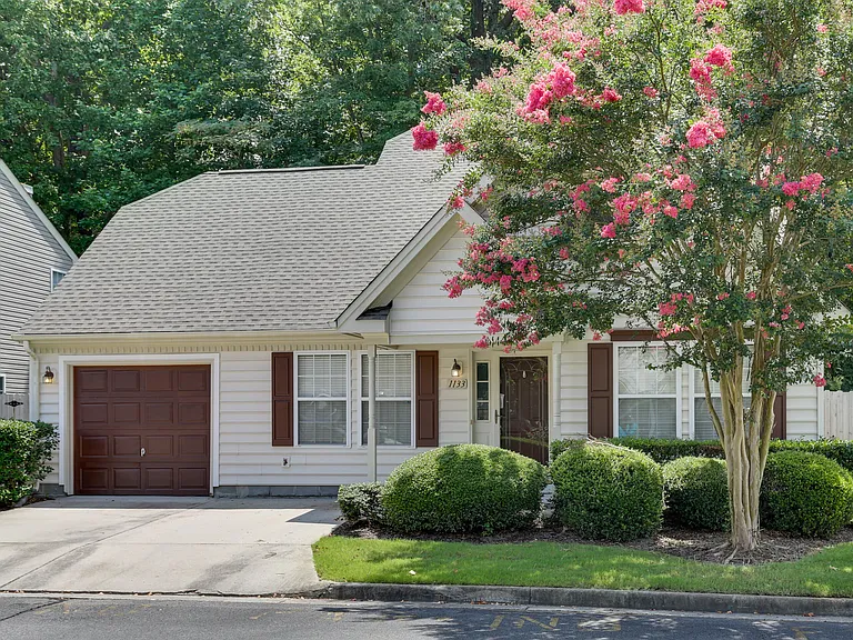 1133 Lady Ashley Dr #1 — Photo 31