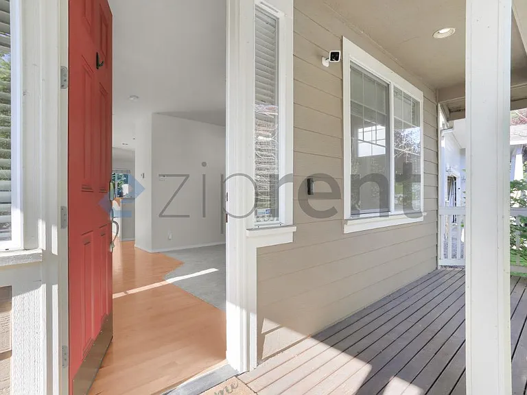 112 203rd St SE — Photo 2