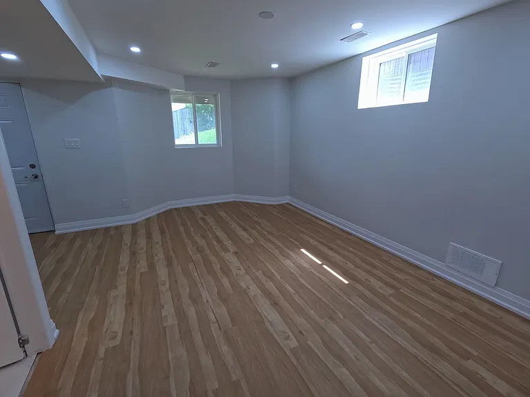 77 Summit Ridge Dr #LOWER — Photo 6